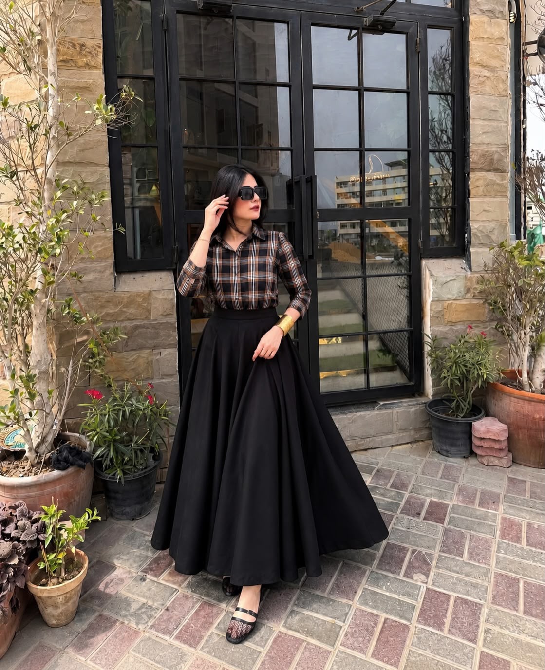 Print button down shirt with extra flaie skirt