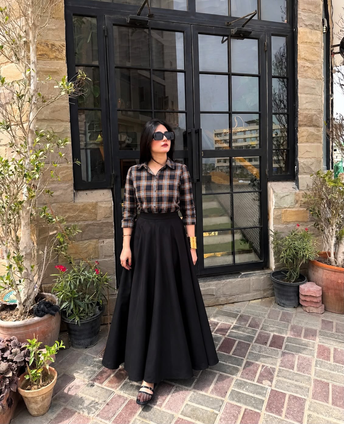 Print button down shirt with extra flaie skirt